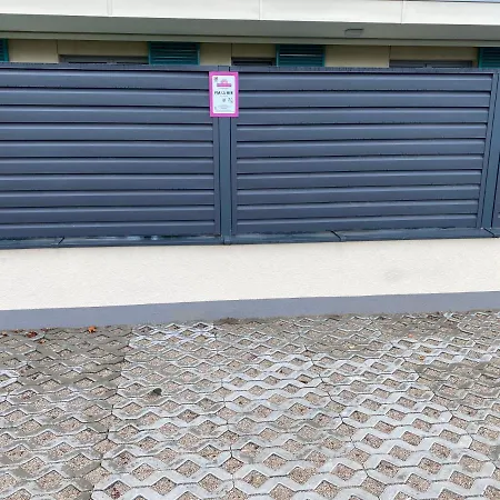 - Par La 6b Апартаменты *